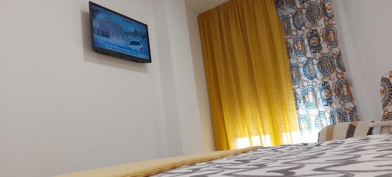 Stone House Rooms Порріньйо Екстер'єр фото